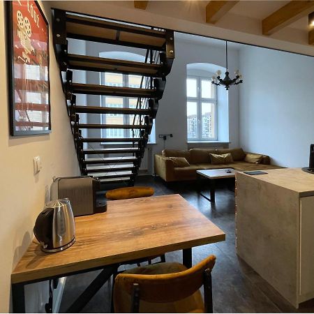 Off Side Story Apartment 우치 외부 사진