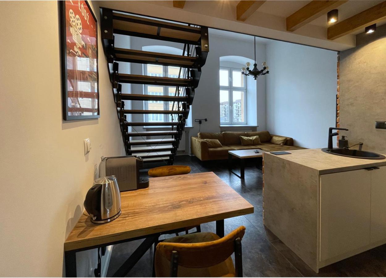 Off Side Story Apartment 우치 외부 사진